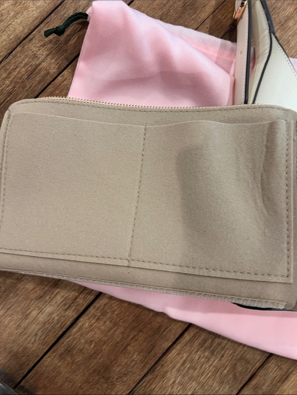Kate Spade Purse - Picture 10 of 14